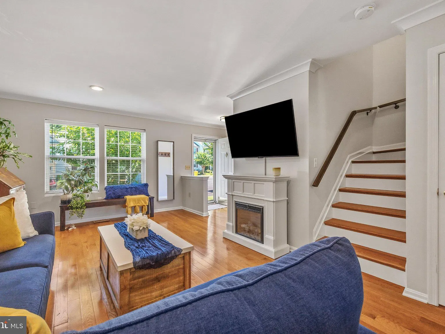 3 bed, 4.0 bath, 1920 sqft, $2,850 — Photo 4