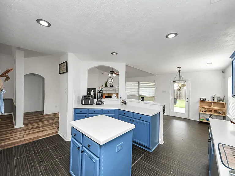 18318 Farriswood Ct — Photo 11