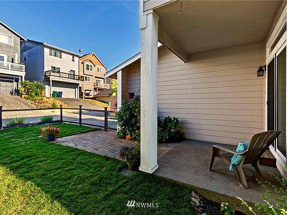 4th image of 16114 1st Ave NE