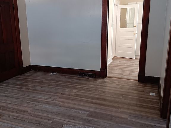 5th image of 300 Mill St