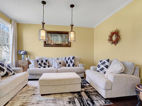 4th image of 841 Dunvegan Ct