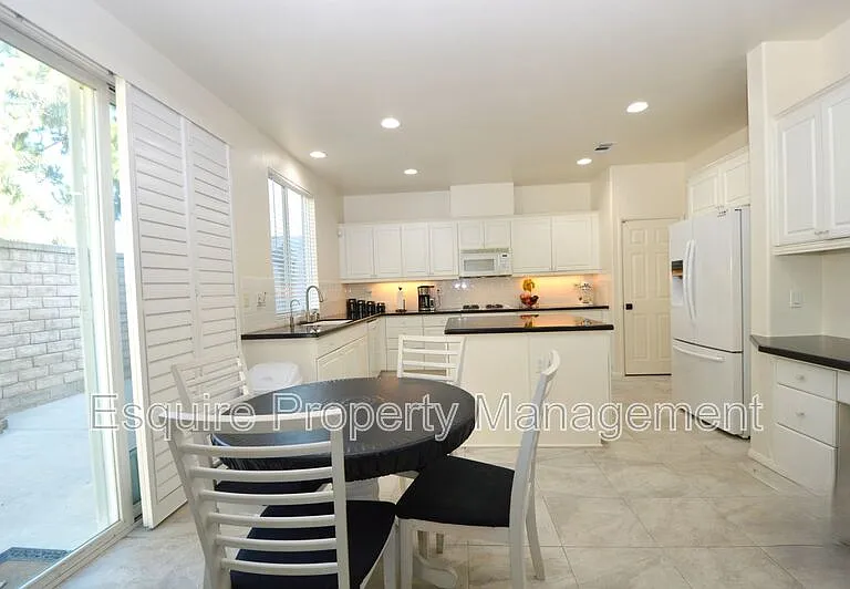 4510 El Corazon Ct — Photo 6