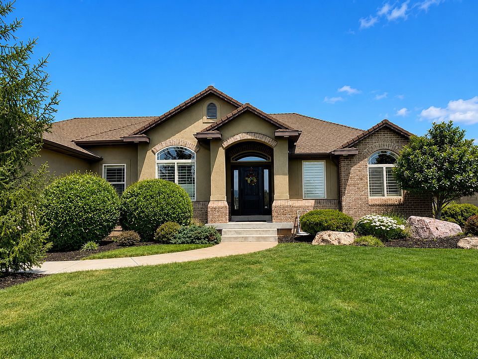 1st image of 821 Pebble Brook Ln