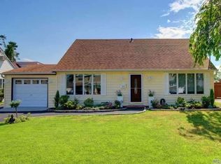 129 Belmill Rd, Bellmore, NY 11710