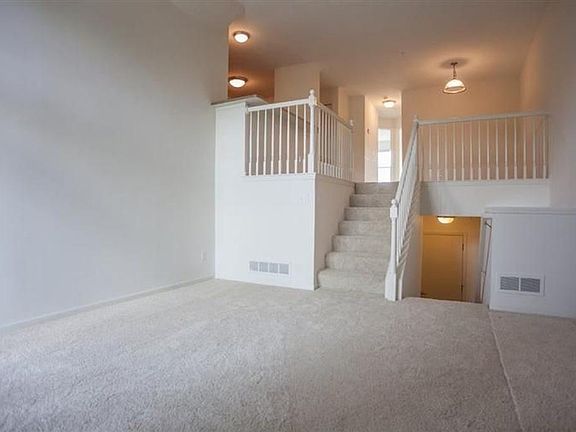 3rd image of 2734 Barclay Way