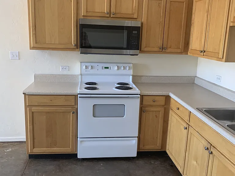 422 Avenida Oriol #A — Photo 1