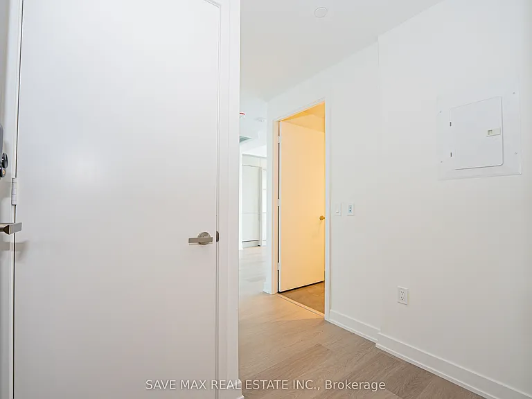 448 Burnhamthorpe Rd W #6701 — Photo 6