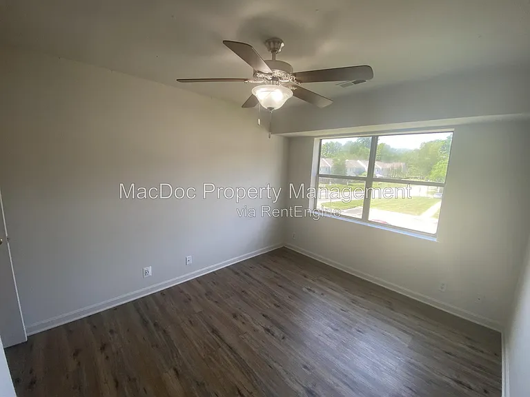 100 Chesterfield Ln #302 — Photo 14