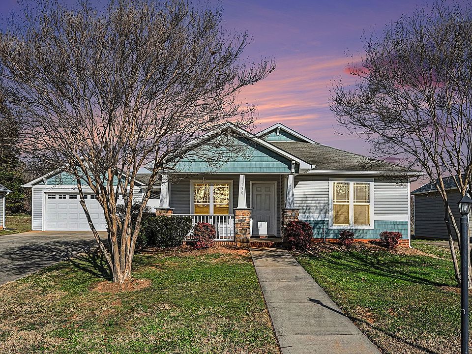 Great 3 bed, 2 bath single story home with charming curb appeal and a Crepe Myrtle tree out front.