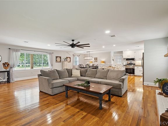 3rd image of 7312 Windermere Dr