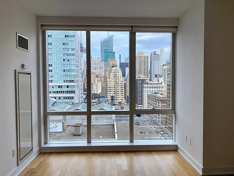 885 6th Ave #24E — Photo 3