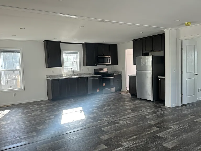 3557 Warren Pl — Photo 6