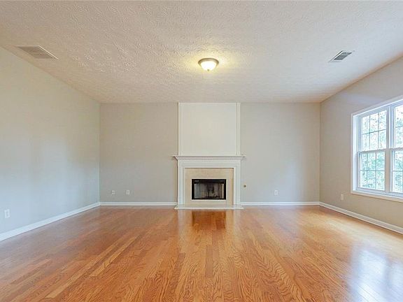 5th image of 1202 Oak Haven Way