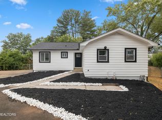 117 E Newkirk Ln, Oak Ridge, TN 37830