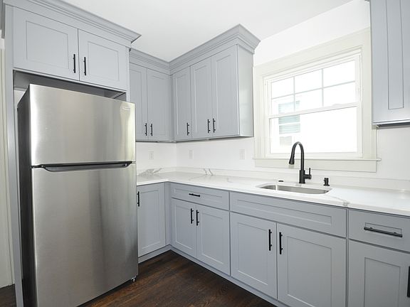 3rd image of 20 Mountain St #2