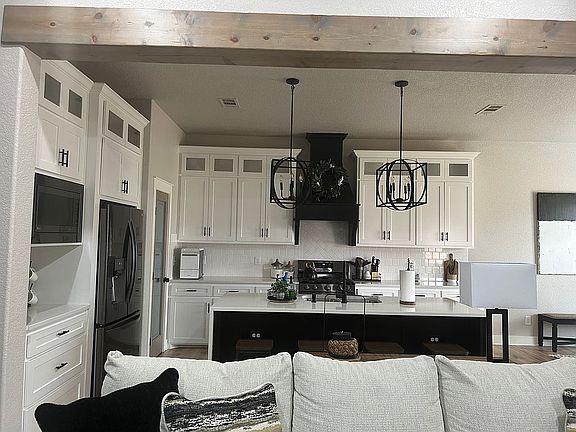 5th image of 14 NW Sarai Cir