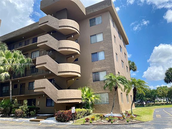 2nd image of 8020 Hampton Blvd APT 209