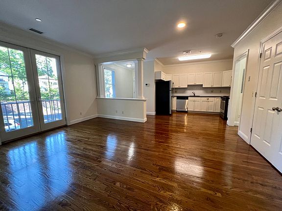 4th image of 222 Main St #33
