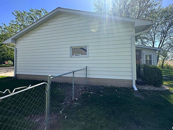 3rd image of 4367 Westport Cir