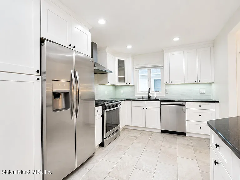 668 Sheldon Ave — Photo 18