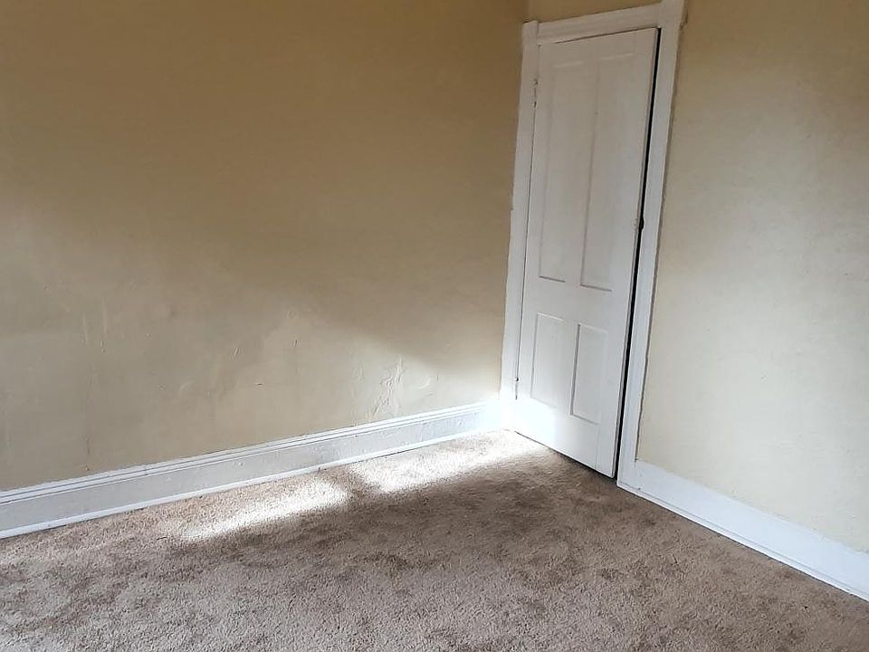 2nd image of 413 Stuyvesant Ave
