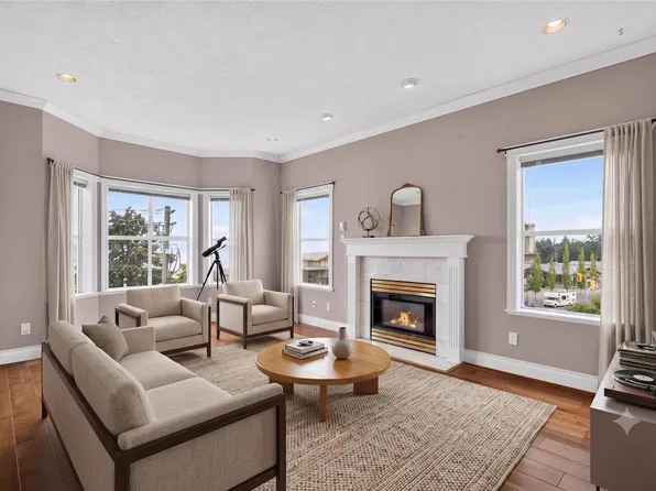 220 Island Hwy W #410, Parksville, BC V9P 2P3