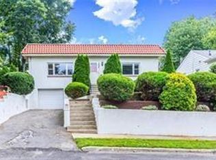 548 1st Ave, Pelham, NY 10803