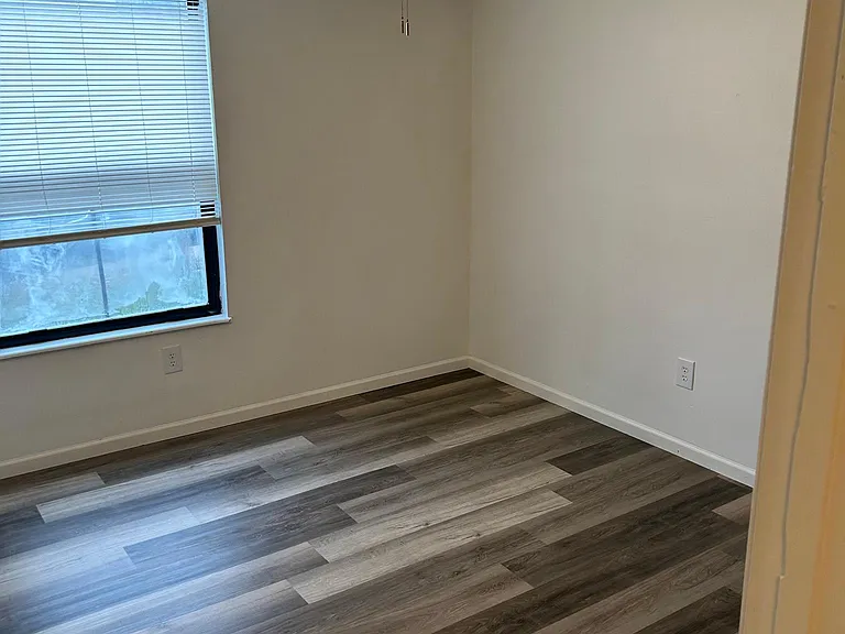 6 Lemon Tree Ct #6 — Photo 4