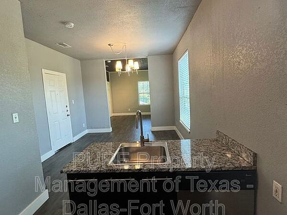 4th image of 605 S Oak Cliff Blvd APT 4