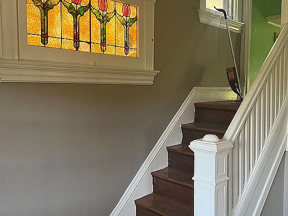 3rd image of 22 Parkview Ave