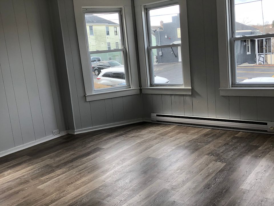 2nd image of 191 High St #1