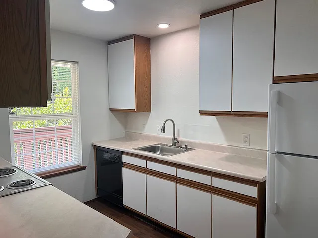 1000 S Pearl Street — Photo 2