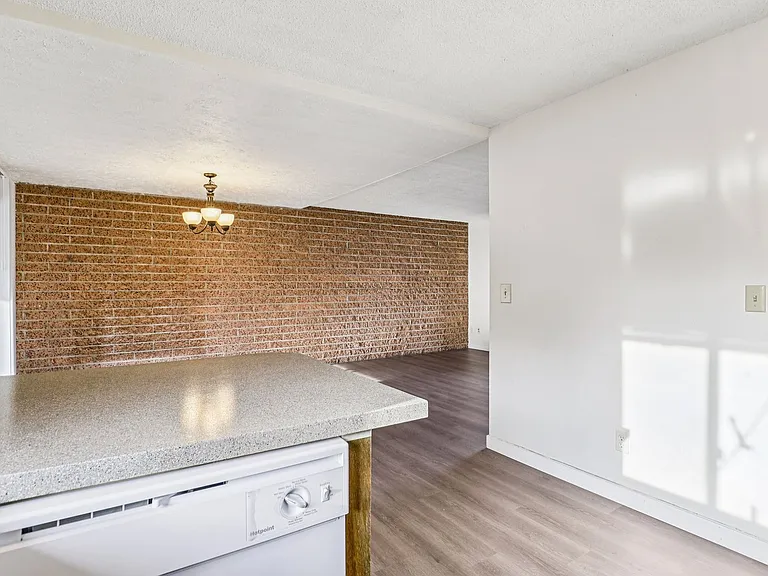 Cypress Crest Apartments — Photo 63