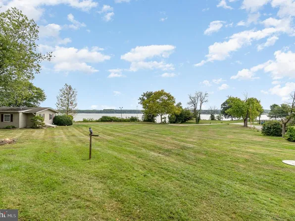 Shore Dr, North East, MD 21901