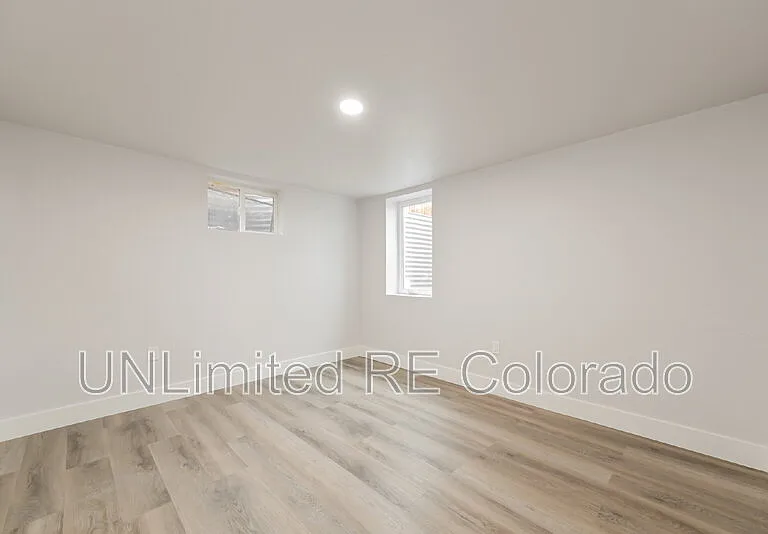 1350 Troy St — Photo 11