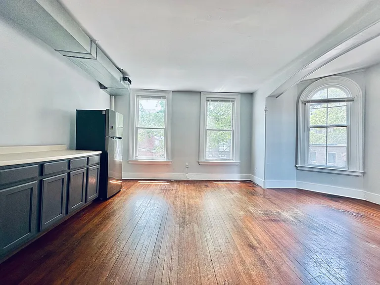 271 Crown St — Photo 11