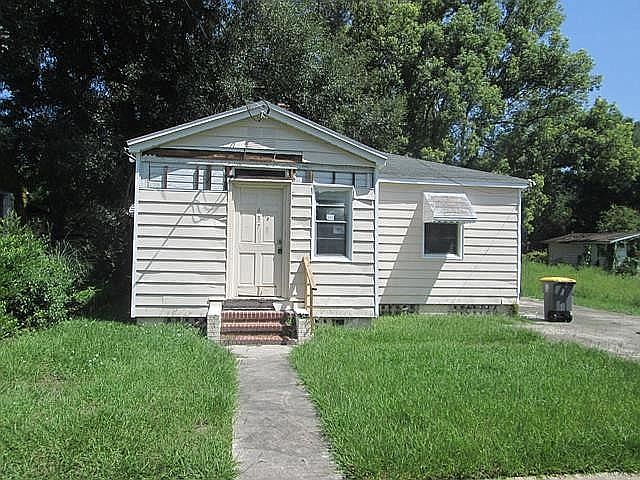 1st image of 637 Chestnut Dr