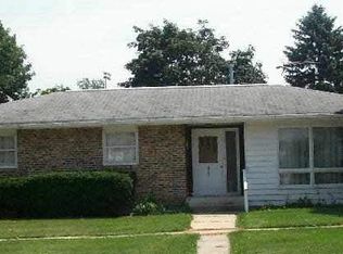 405 N Schuyler St, Lena, IL 61048