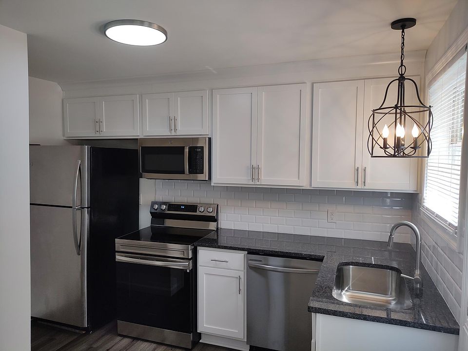 Another view of the kitchen