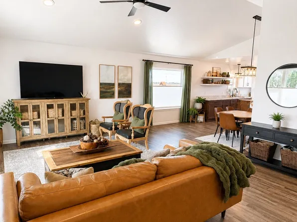 37 38th Ave NE, Great Falls, MT 59404