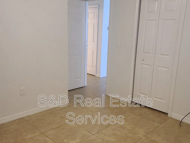 2415 S Crystal Lake Dr — Photo 10