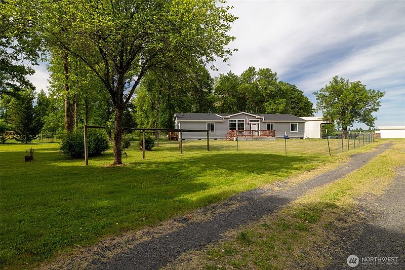 3rd image of 561 Tauscher Road