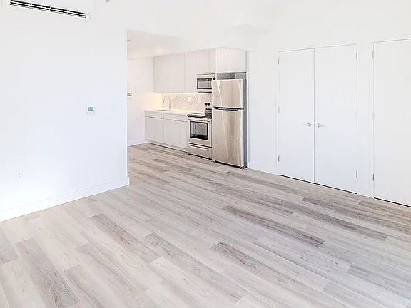 5th image of 101-19 Rockaway Beach Blvd #2Q