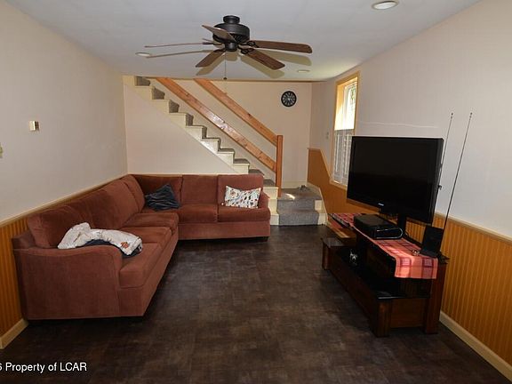 5th image of 276 S Mountain Blvd