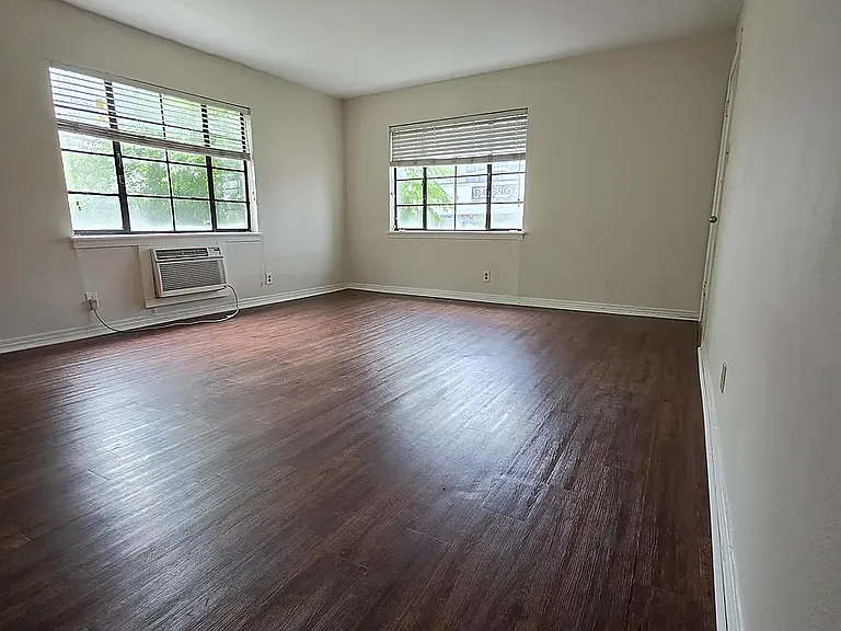 3819 S Shepherd Dr #2 — Photo 6