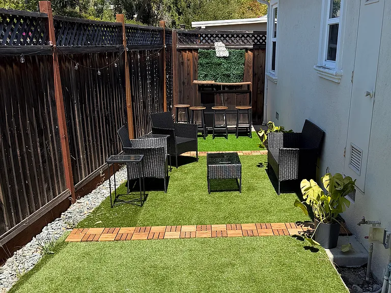 648 Redwood Ave — Photo 13