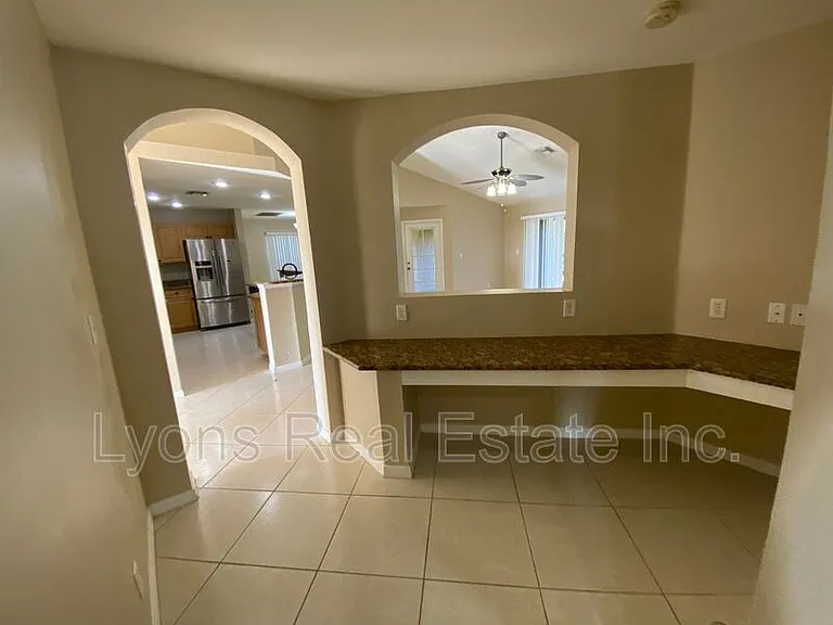 1104 NW 11th Pl — Photo 16