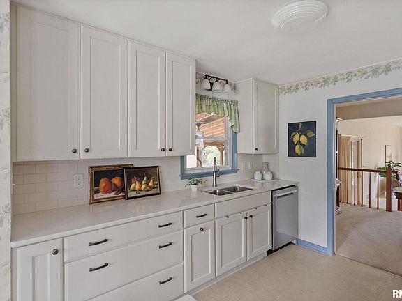 4th image of 2549 30th Avenue Ct