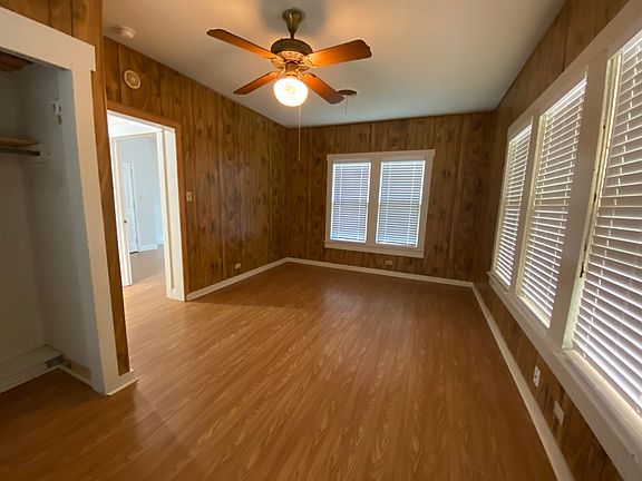 5th image of 1202 Stanwood Ave