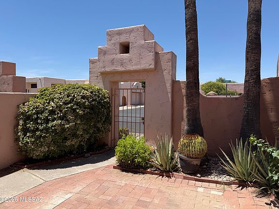 3rd image of 3356 N Carrywood Dr